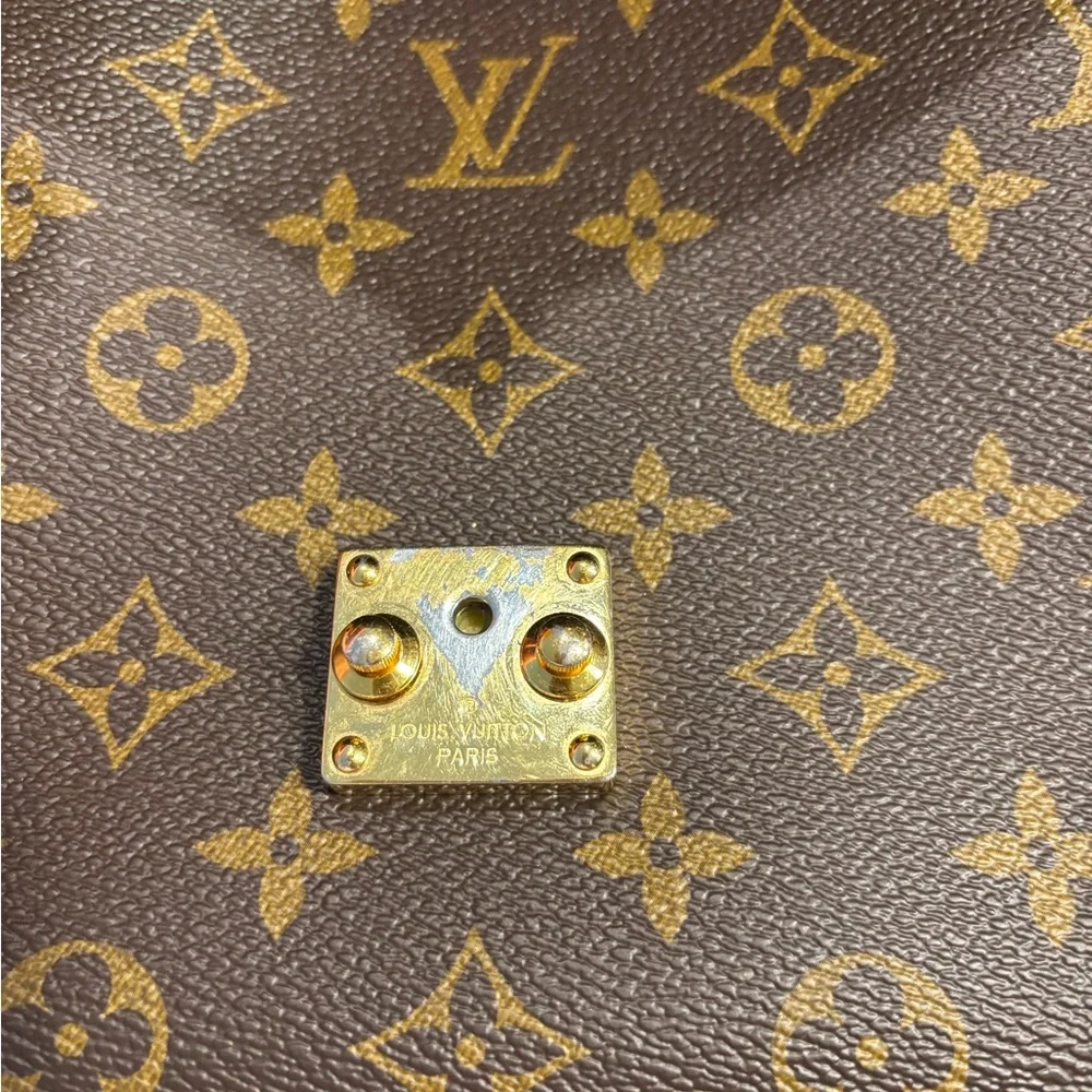Louis Vuitton questions leave